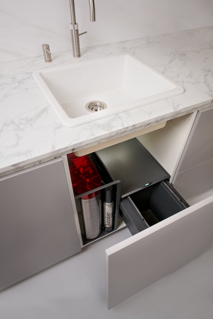 Spülenunterschrank mit Quooker-Reservoir, CUBE und Mülltrennsystem